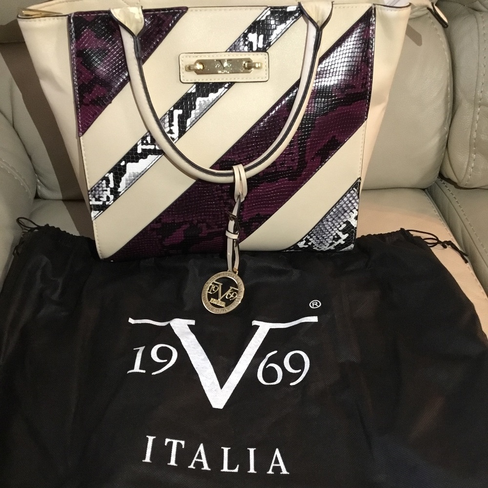 VERSACE 19-69 ABBIGLIAMENTO SPORTIVO SRL